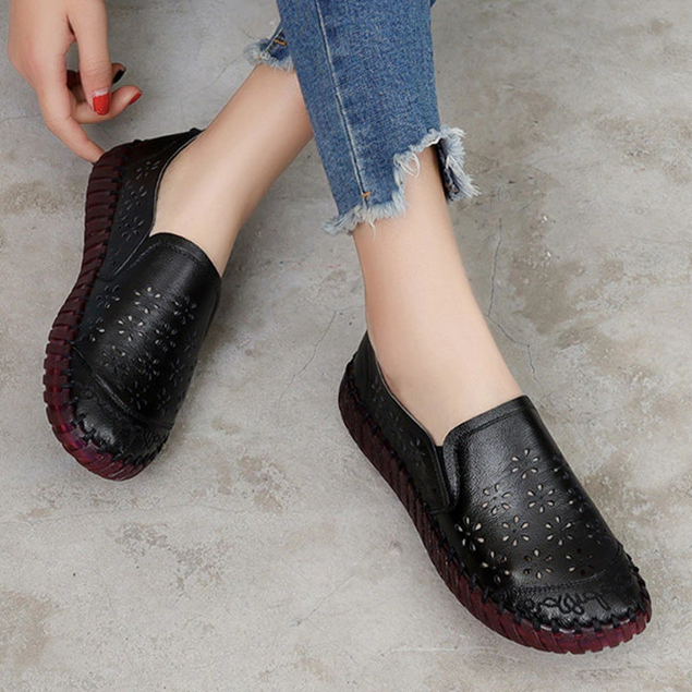 Comfortable Soft Bottom Breathable Non-Slip Engraved Retro Ladies Leather Shoes