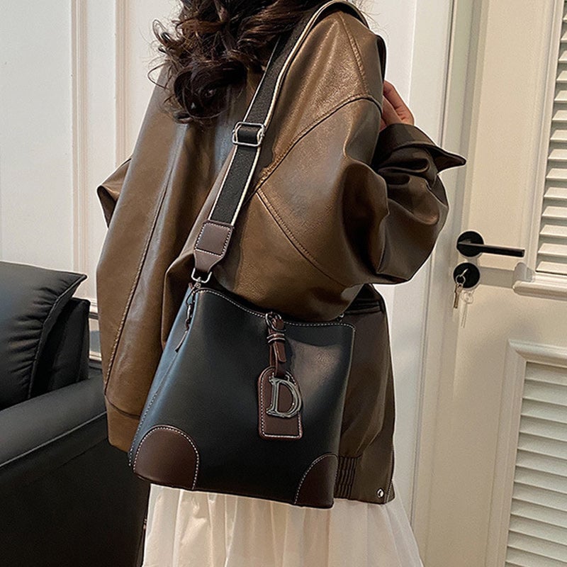 💗Genuine Leather Niche Women's Shoulder Bag👜